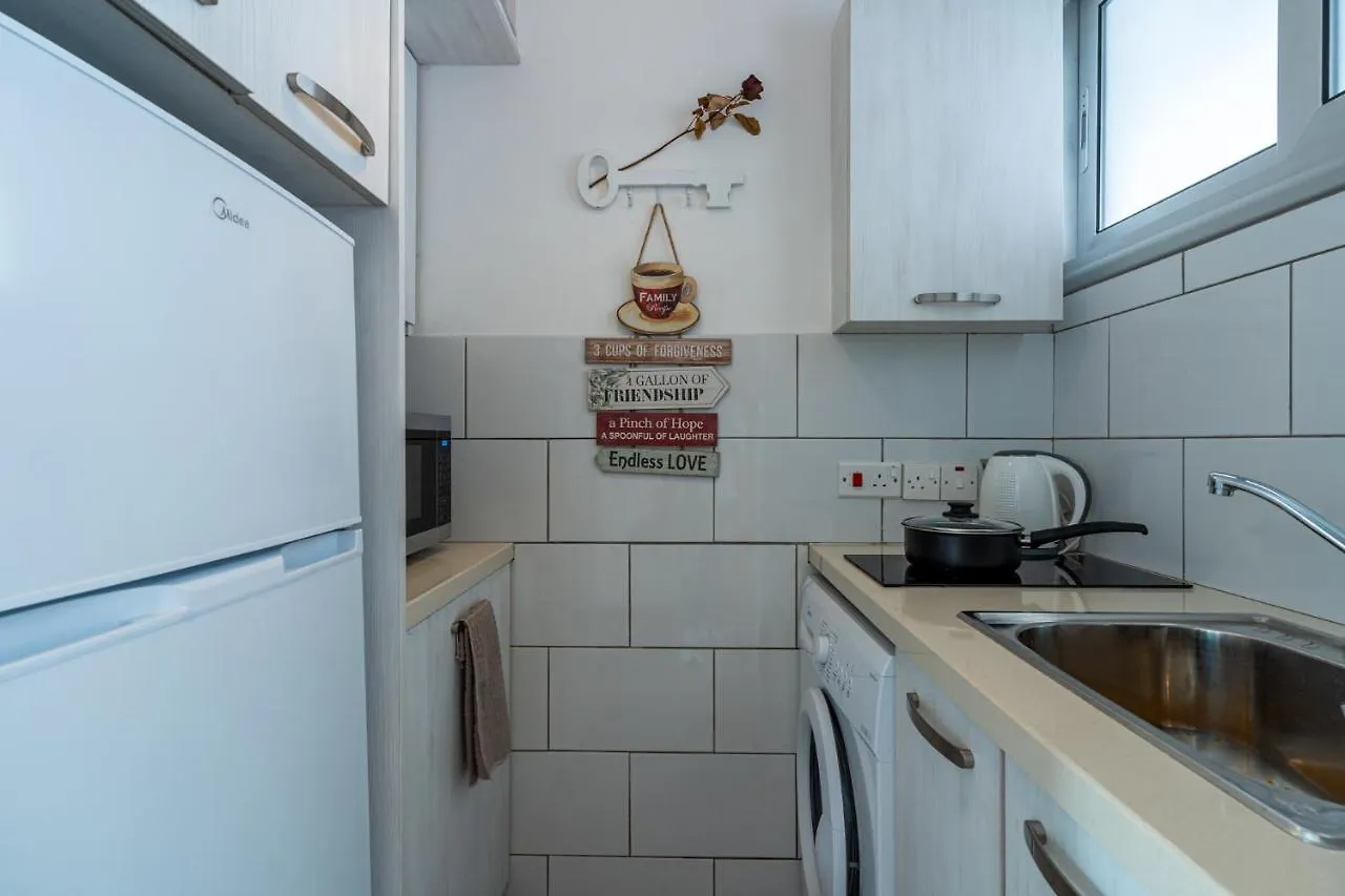 Berries 1-Br Apt In Lárnaka Apartman